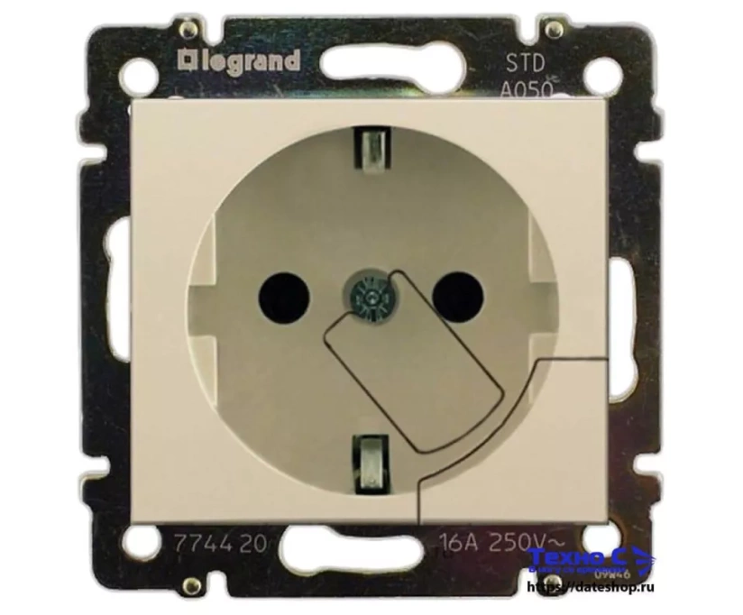 Розетка 2К+3 Legrand Valena 16A 250V с/з механической системой выталкивания вилки винтовой зажим слоновая кость 774395 - фото 1